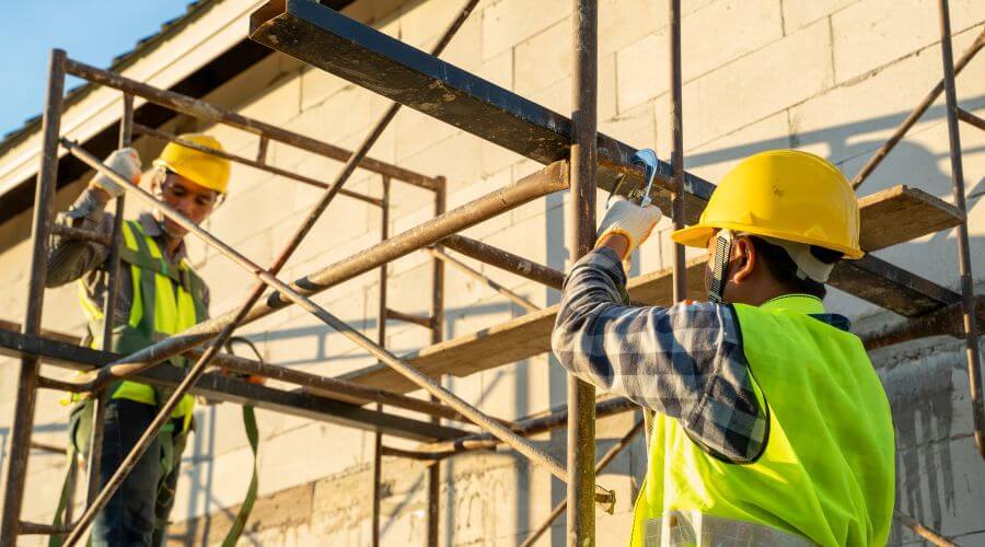 Expert Emergency Roof Repairs services in Holyrood, KS